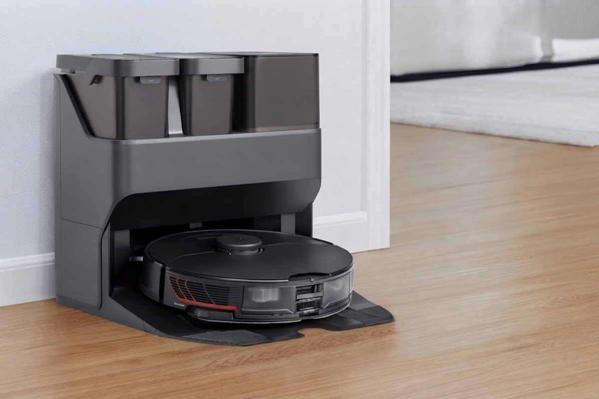 robot vacuum dock cleaning mechanism